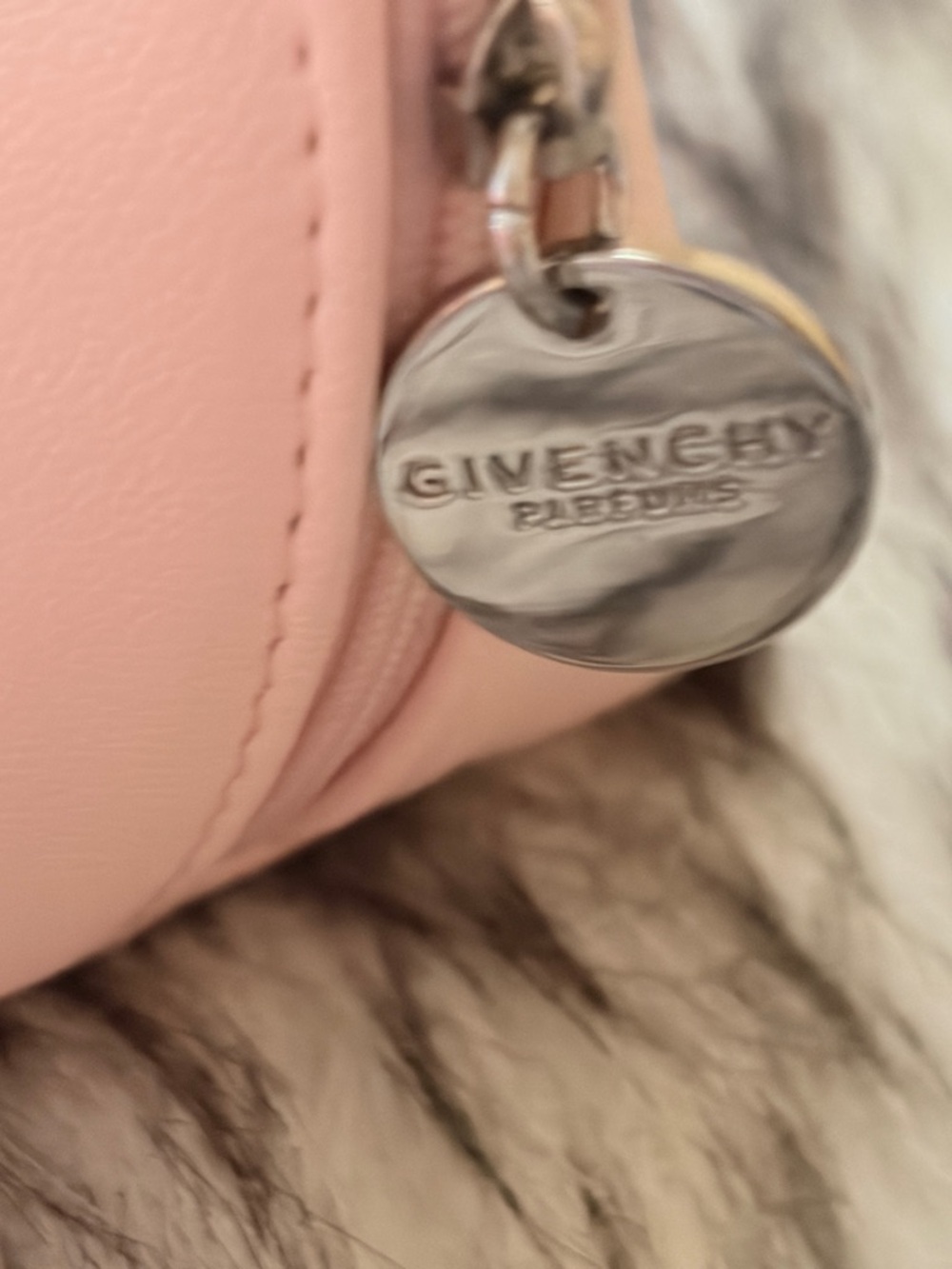 Givenchy parfums cosmetic pink bag - Picture 3 of 9